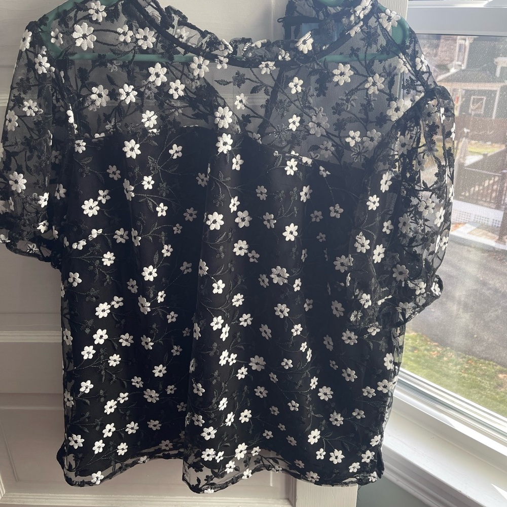 Cece black blouse with white floral